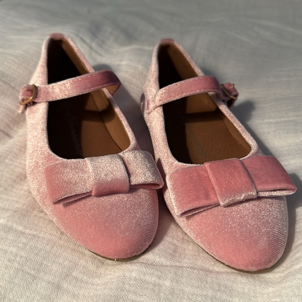 Pink Velvet Mary Jane’s. Girls. Age of Innocence size 29.